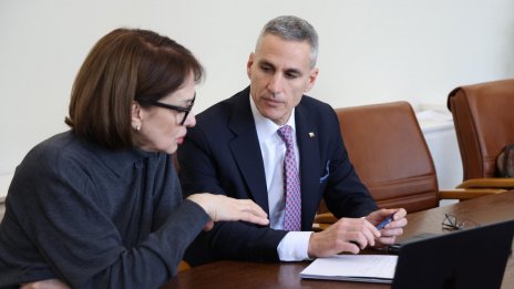 Гюров: Искаме да спрем поскъпването за българските потребители