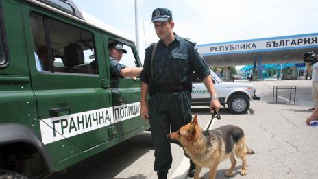 Проверяват ТИР-ове за контрабанда на Калотина и Кулата