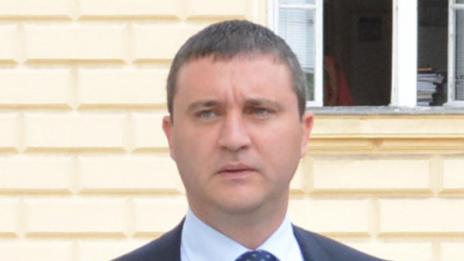 Горанов отстъпва за минималната заплата, съгласен да е 380 лв.