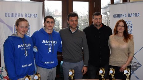 Плувци обраха отличията за спортист за декември