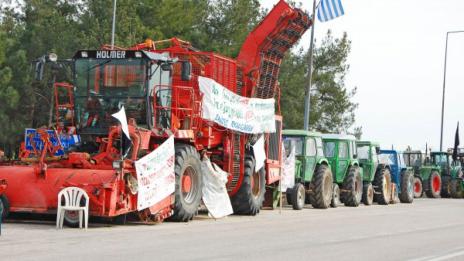 Гърците изтеглят тракторите, границата – свободна!