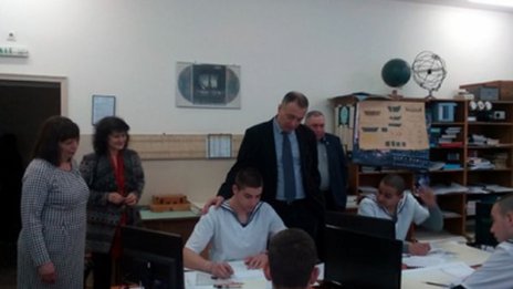 Областният управител посети Варненската морска гимназия