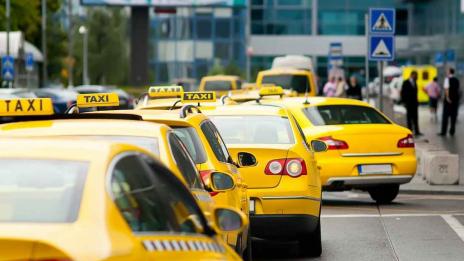 Таксиметрови фирми във Варна си обявиха ценова война