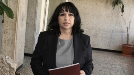 Eнергетиката е във финансов колапс, призна Петкова