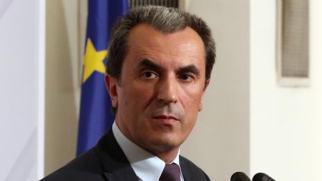 Орешарски подава оставка утре