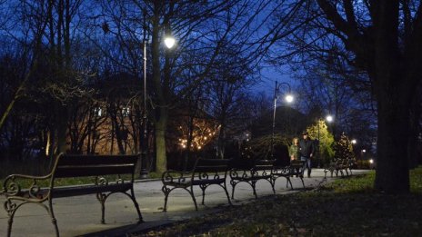 Договорите за поддръжка и ремонт на уличното осветление във Варна вече са подписани