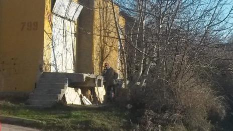 Заради топлото време бездомните във Варна предпочитат улицата пред приюта