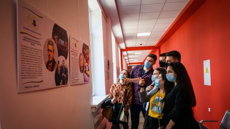 Откриха фотографска изложба „Пътят към успеха - 60 години Медицински университет - Варна“ 