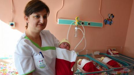 53 бебета се родиха във Варна от началото на извънредното положение