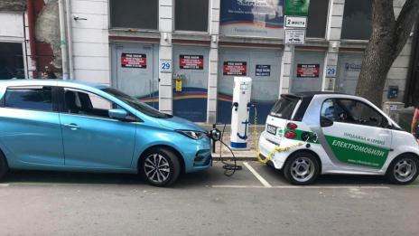 Инсталираха нови две зарядни станции за електромобили във Варна