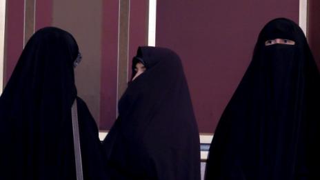 Бургас се кани да забрани и бурките, и психо билките