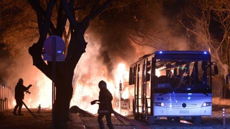 Мощни взривове в Анкара, десетки убити и ранени