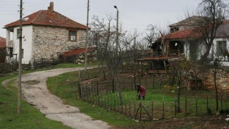 Пандемията прати хората на село. Къде във Варненско има най-много заселници?