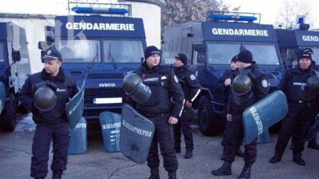 Двама арестувани за купуване на гласове