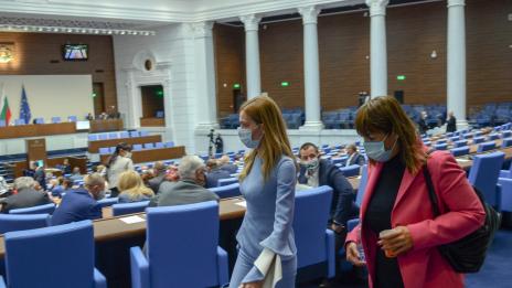 Заплатата на депутата мина 6 500 лева. И те гърла хранят, и то какви гърла хранят!