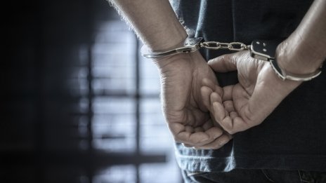 Тикнаха зад решетките двама за грабеж от игрална зала в Генерал Тошево