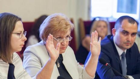 Бюджетната комисия реши окончателно: Само лев субсидия за партиите! 