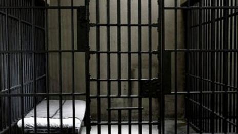 Пратиха затворник да хвърли боклука, той не се върна 