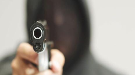 21-годишен с пистолет открадна пари във "Владиславово"