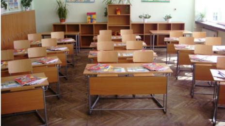 От 1 до 4-ти клас – отново в час. От 5-ти до 12-ти – вкъщи, но докога ще е така?