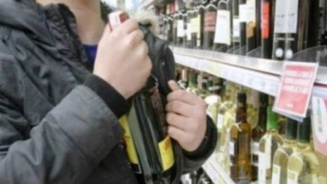 Любител на уиски и мартини, се споразумя с варненските магистрати