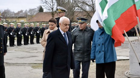 Награждават участвалите в евакуацията на танкера "Кайрос"