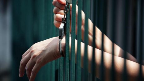 Арест за бургазлийка, скъсала синджира от врата на жена&nbsp;във Варна