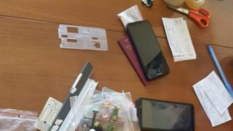 Във Варна заловиха мъж с устройства за източване на банкови карти