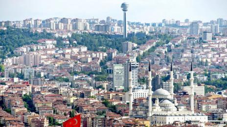 Турция алармира: Сирийски терористи са пред входа на страната	