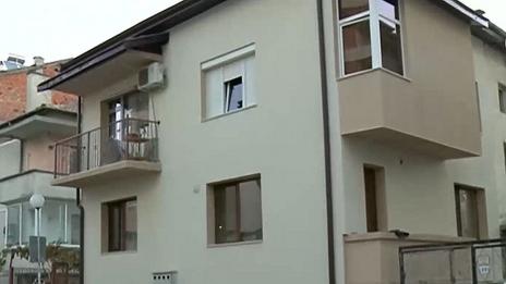 Задържаха двамата родители на убитите деца в Сандански