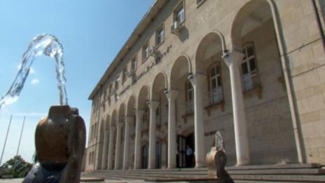 Академията в Свищов – като пещерата на Али Баба