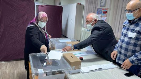 Най-много искат да гласуват на изборите у нас от Турция
