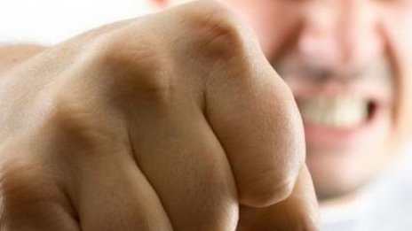 Арестуваха домашен насилник във Варна. Той потроши районното