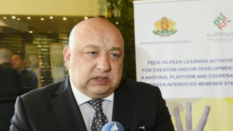 На финала за купата 12 000 зрители, през място и през ред