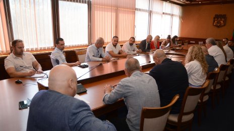 В общината се проведе среща в търсене на решение на проблемите на Спартак