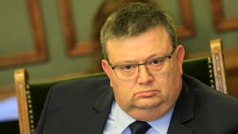 Цацаров иска от ДАНС информация за офшорки и сметки на заемащи висши публични длъжности