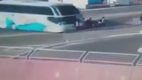 Джигит блъска деца в Баку