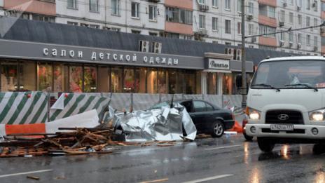Броят на жертвите на урагана в Москва достигна до 16 души