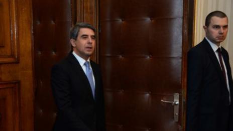 Плевнелиев няма да налага вето върху ратификацията на новия дълг