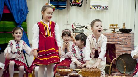 Бабина Коледа в ДГ „Теменужка“ (СНИМКИ)