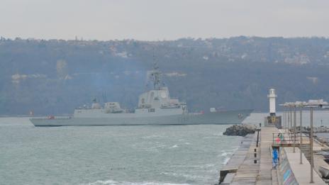 Военни кораби на НАТО акостираха във Варна (СНИМКИ)