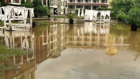 Асоциацията на производителите на безалкохолни напитки дарява 60 000 л минерална вода за пострадалите от наводнението