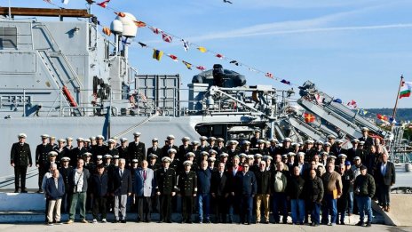Военноморските сили отбелязаха две годишнини във Варна с тържествени ритуали