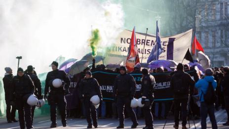 Хиляди протестираха с искане за нови избори в Австрия