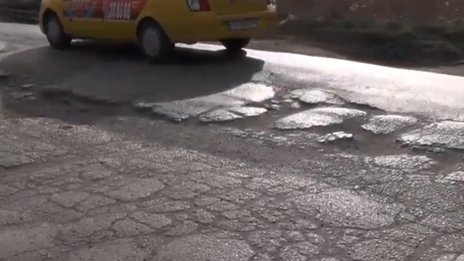 Дупки ли? МРРБ поиска сигнали за лошите ни пътища и като заваляха... 480!