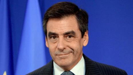 Над половината французи отхвърлят Фийон като кандидат-президент