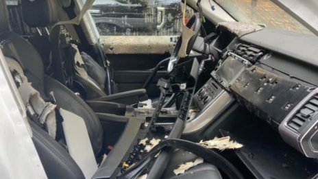 Мецана прекара цяла нощ в Range Rover и това никак не и хареса. Вижте ВИДЕОТО! 