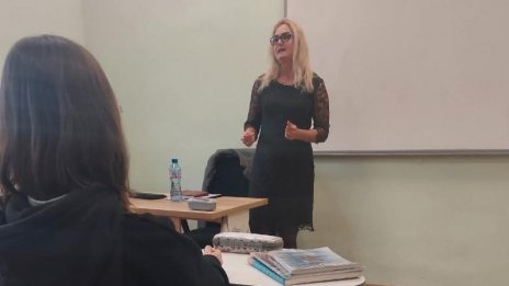 Учиха деца от Варна как да реагират при престъпление
