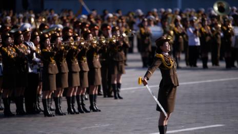Военен парад в Пхенян ден преди Олимпиадата  