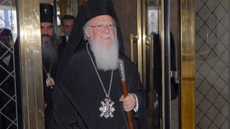 Протест със свещи срещу Вартоломей